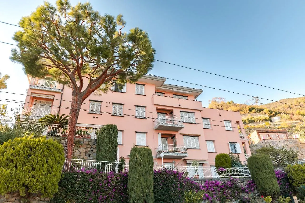 116 - Casa Colorata Vista Mare, 500M Dalla Spiaggia - Parcheggio Privato Gratis Incluso Ospedaletti 0*,  Italy