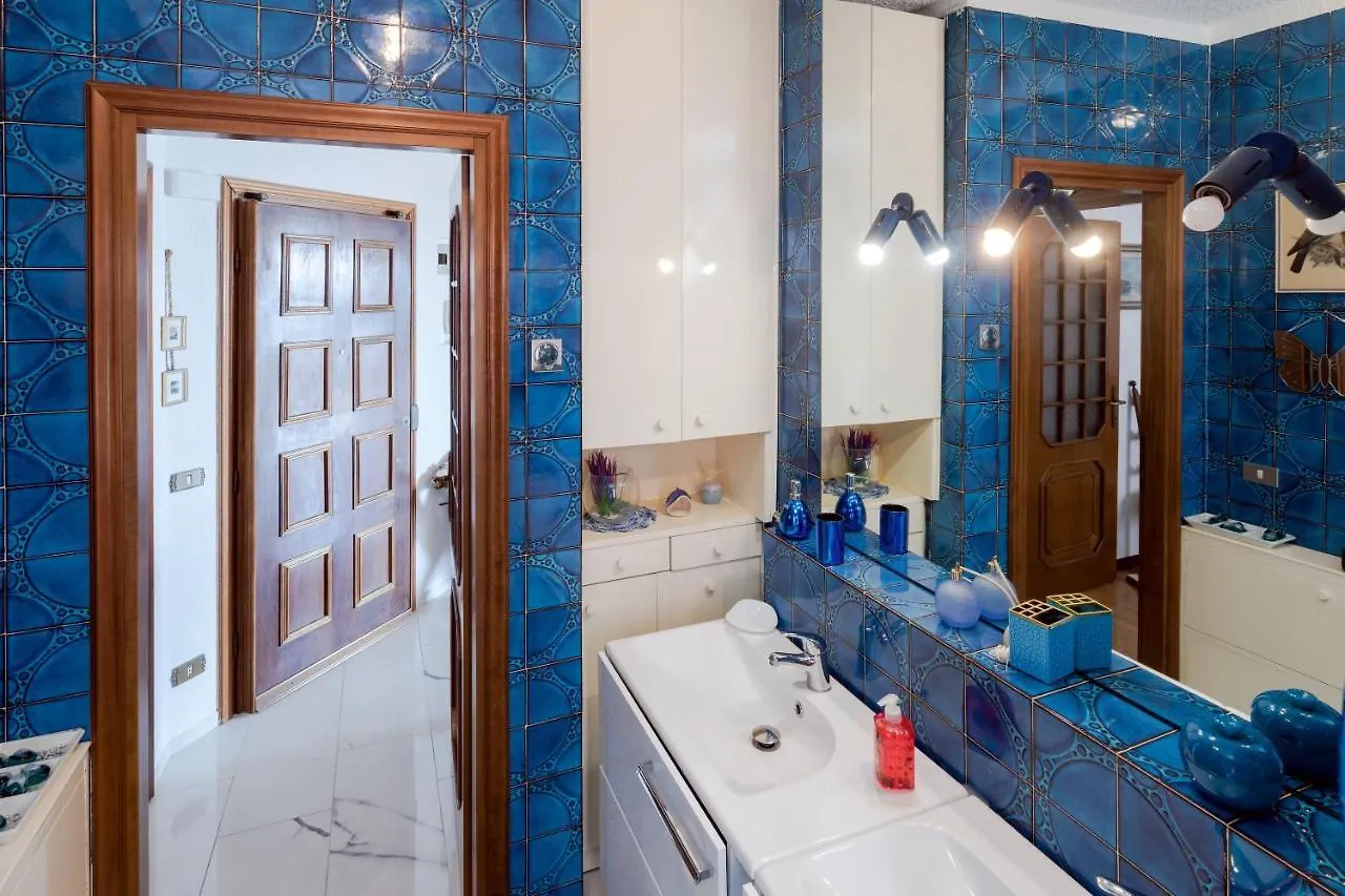 116 - Casa Colorata Vista Mare, 500M Dalla Spiaggia - Parcheggio Privato Gratis Incluso Ospedaletti 0*,  Italy