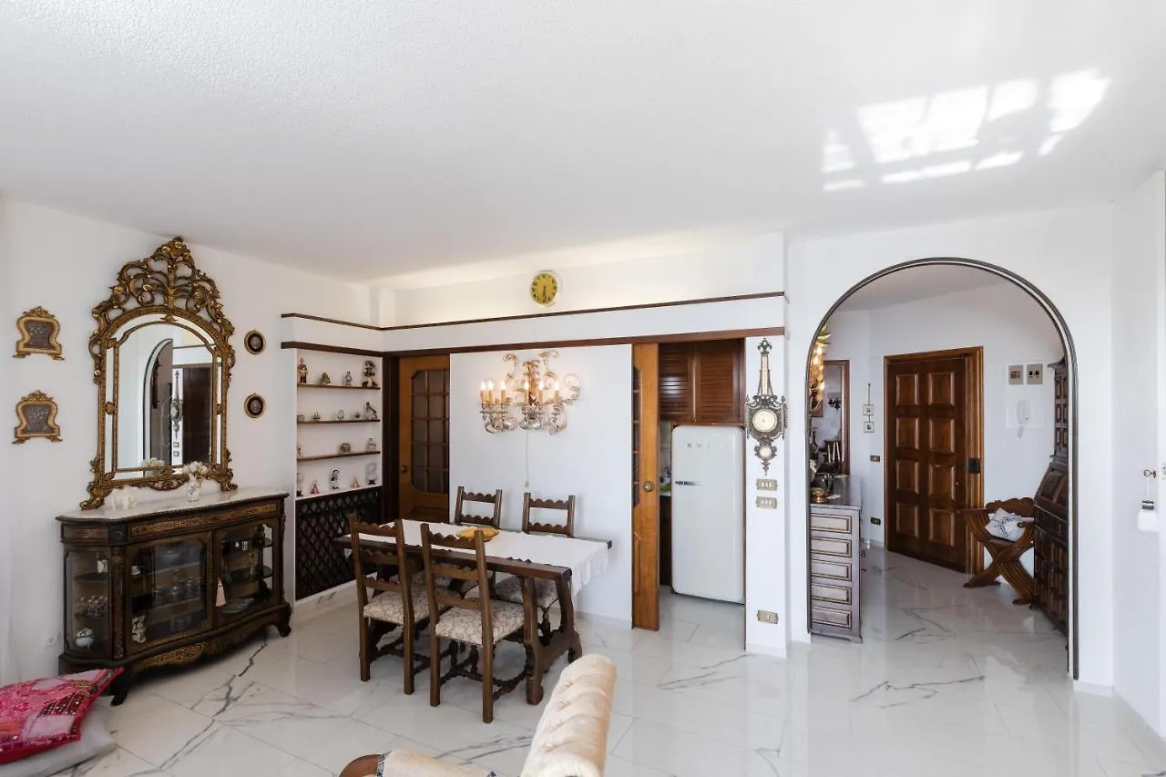 116 - Casa Colorata Vista Mare, 500M Dalla Spiaggia - Parcheggio Privato Gratis Incluso Ospedaletti
